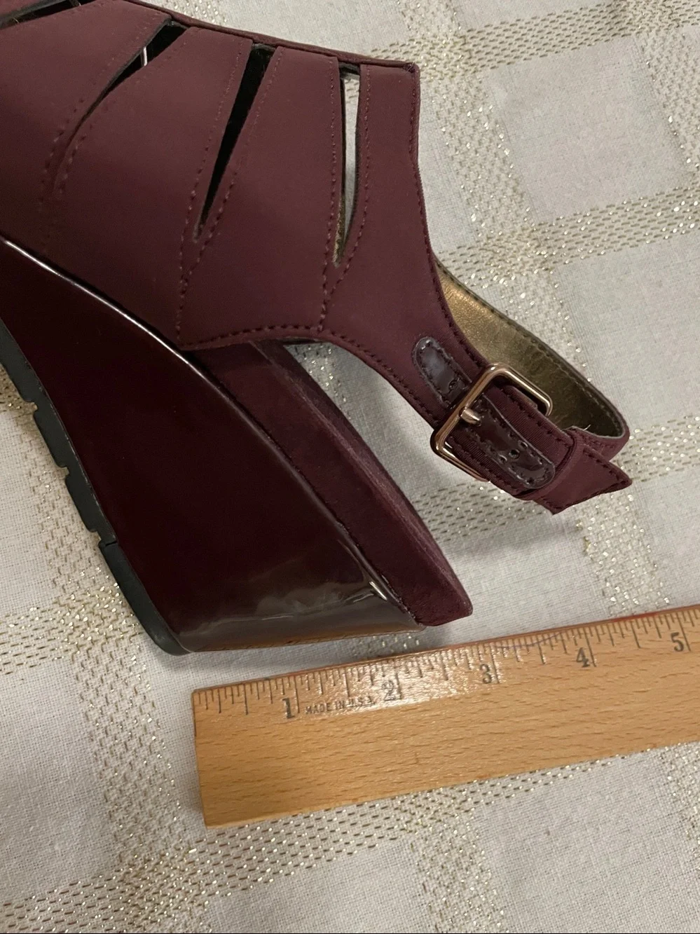 Bandolino wedge sandals, maroon fabric upper, 2 3/4” patent wedge, size 7